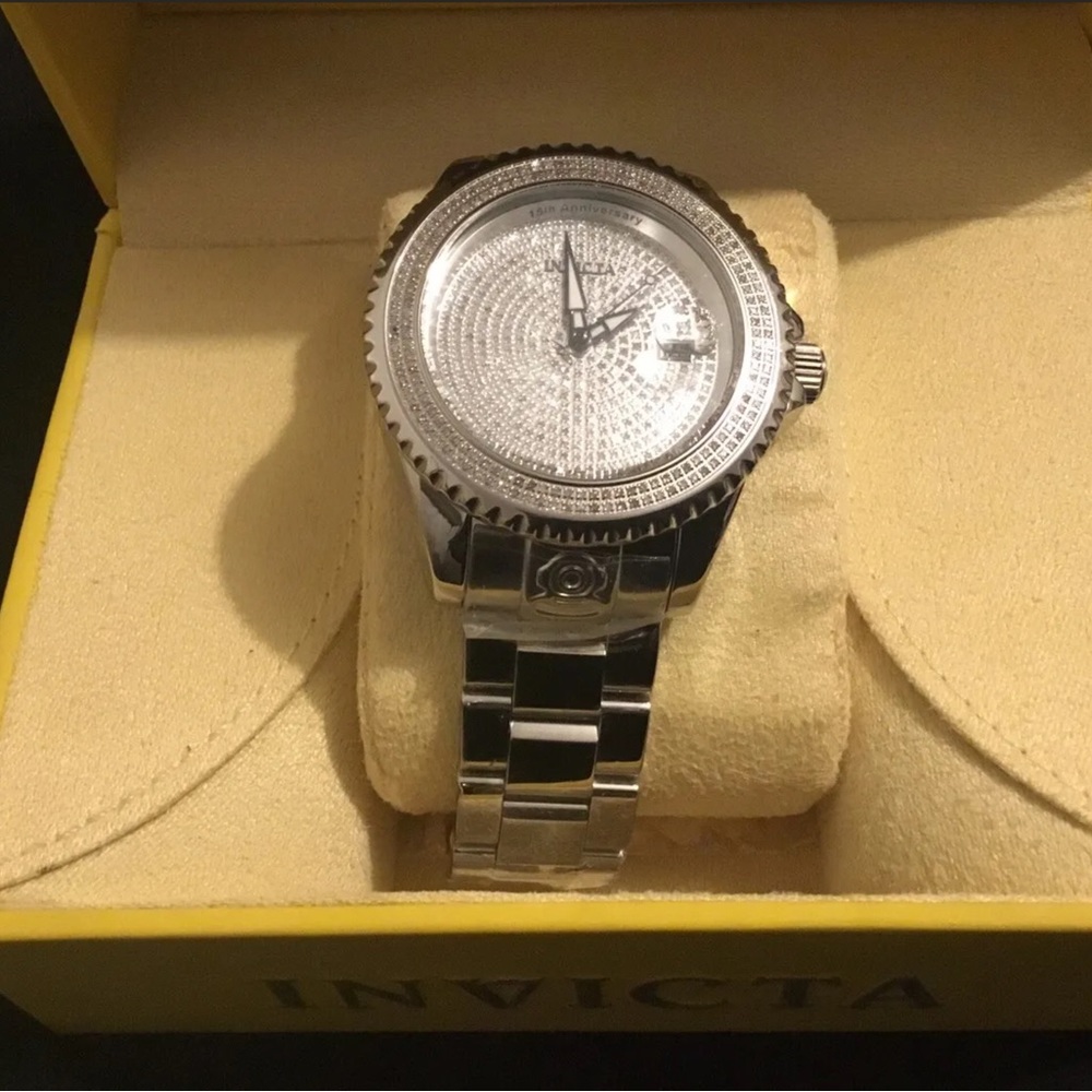Men’s Invicta 47mm Grand Diver Automatic 2.10ctw Diamond Watch.